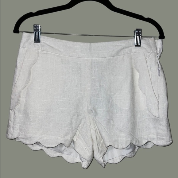 Cynthia Rowley size 8 white linen blend shorts scalloped edges zips up side NWT - Picture 11 of 12